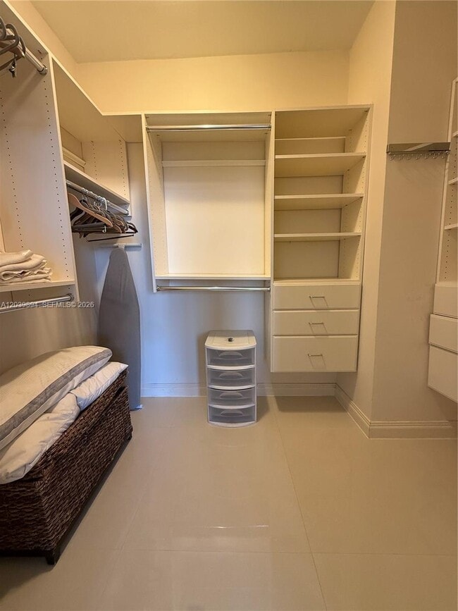 Building Photo - 20191 E Country Club Dr