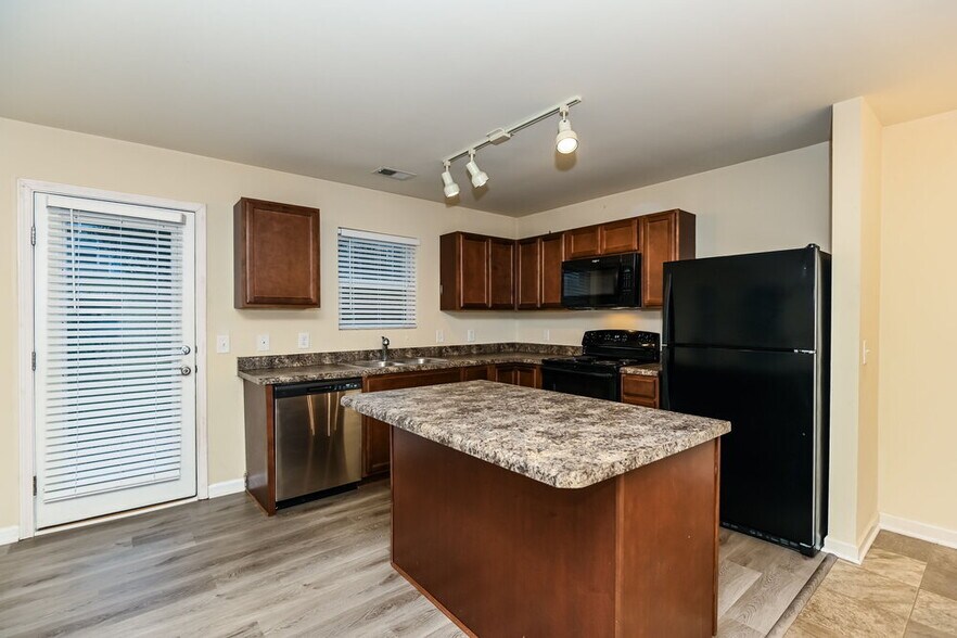 Building Photo - 83 Sharp Wy