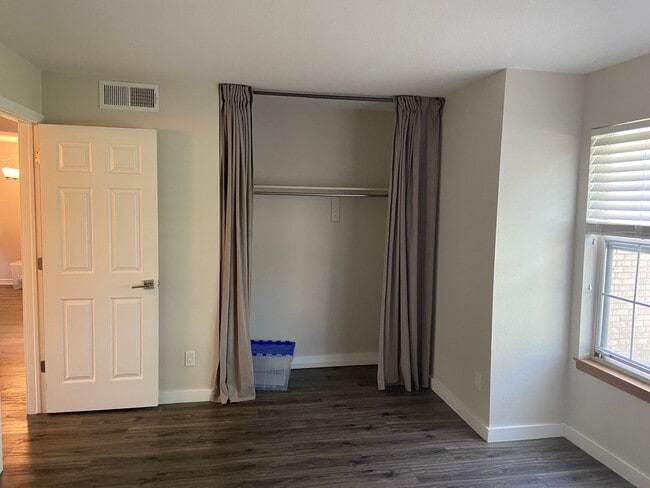 Building Photo - Beautiful 2 bed 2 bath Condo in Centennial