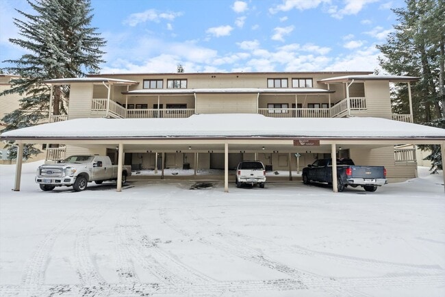 Building Photo - Charming Fully-Furnished Condo for Rent in Columbia Falls, MT – Located in Meadow Lake Golf Cours...