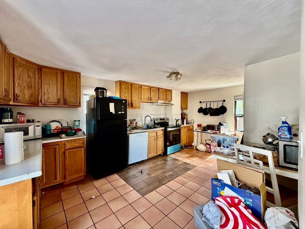 Building Photo - 48 Allston St