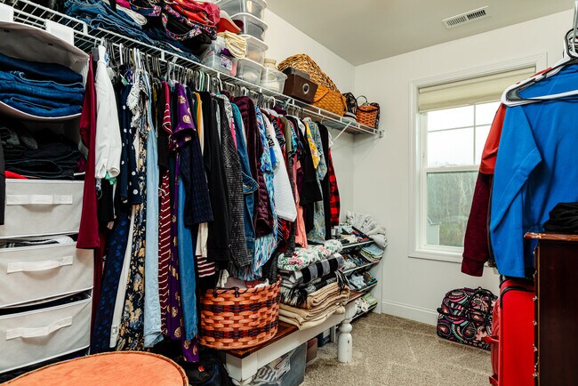 Building Photo - 205 Parrish Ln