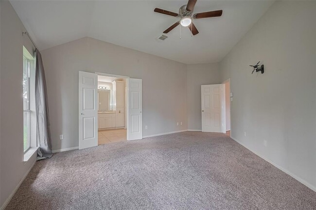 Building Photo - 6303 Palm Ct