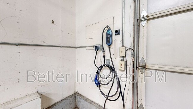 Building Photo - 848 Sprucewood Ct
