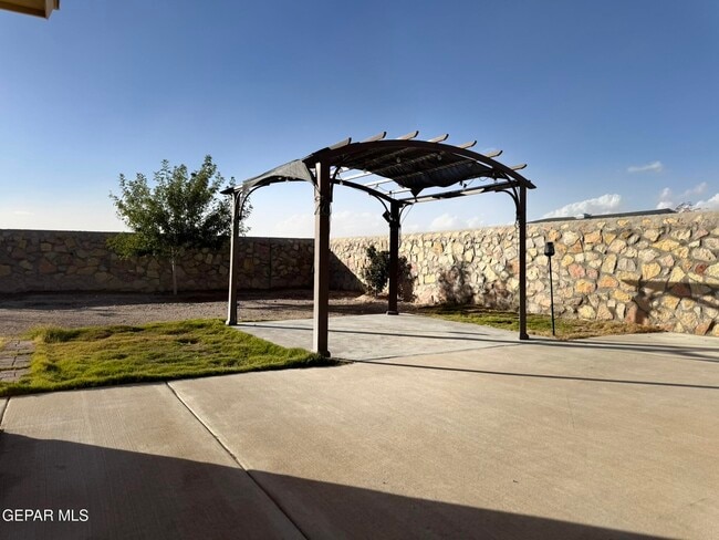 Building Photo - 1013 Villa Seca Dr