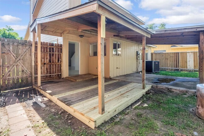 Building Photo - 13718 Vira Ln