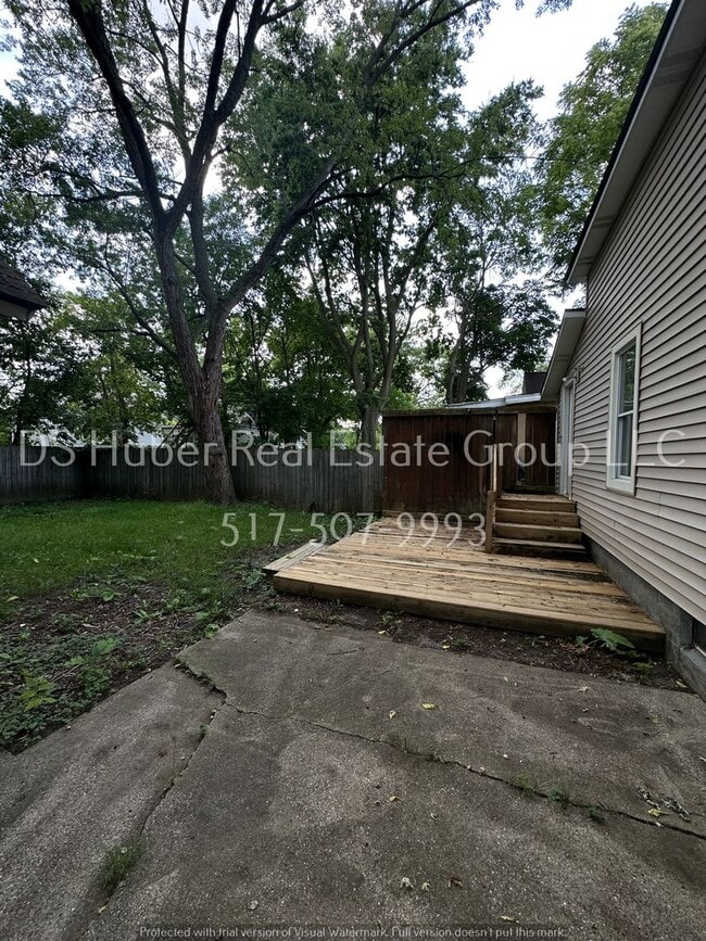 Building Photo - 1311 W Ionia St