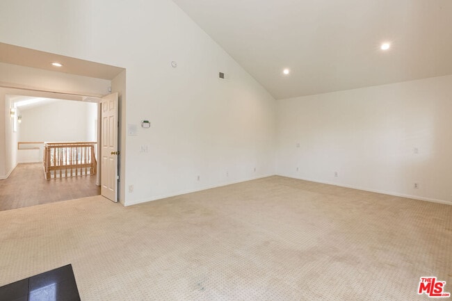 Building Photo - 158 S Anita Ave