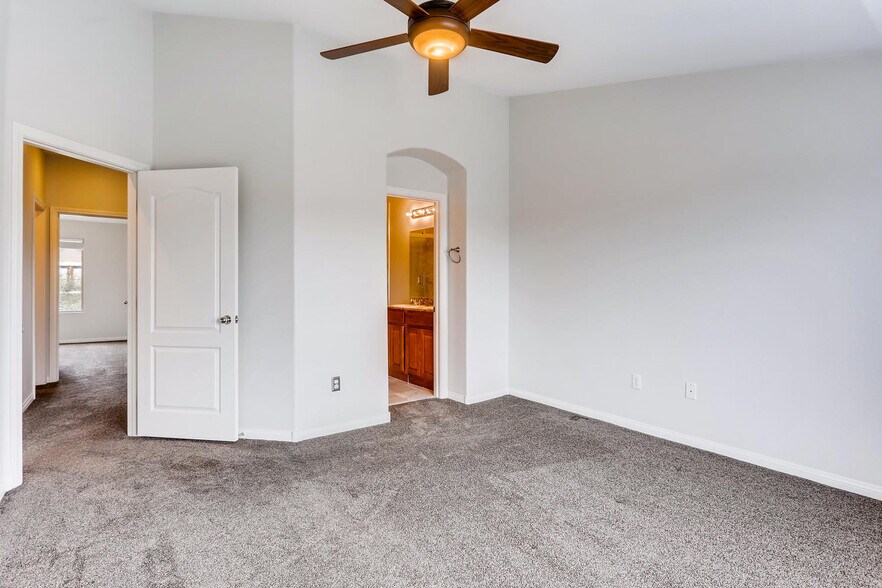 Building Photo - 2750 Fountain Ridge Ln