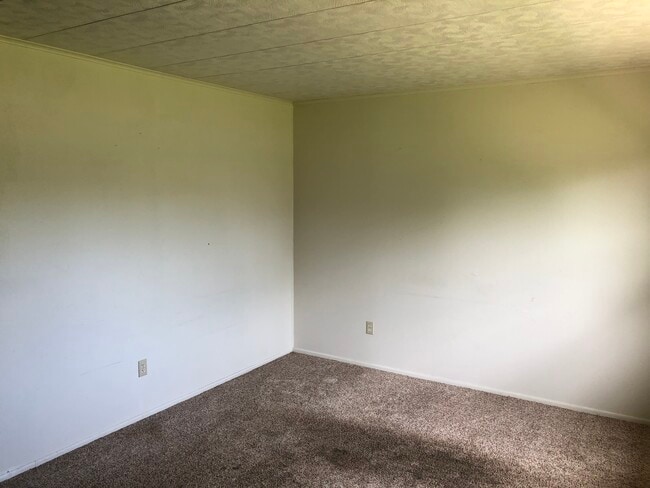 Building Photo - 130-132 Fauber Ln