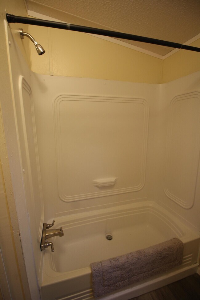 Building Photo - 2528 Baywood Dr