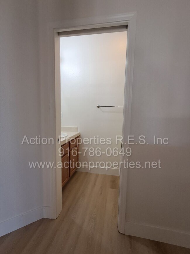 Building Photo - Action Properties R.E.S. Inc. Offering Beautiful Highland Park Single Story 3 Car, 4 Bedroom, Gar...