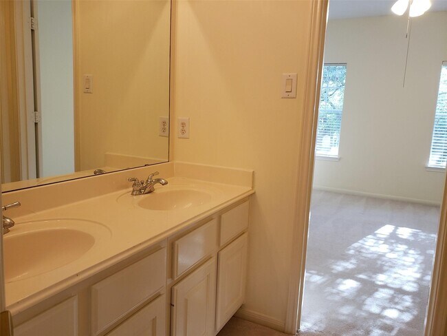 Building Photo - 5319 Ashley Way Ct