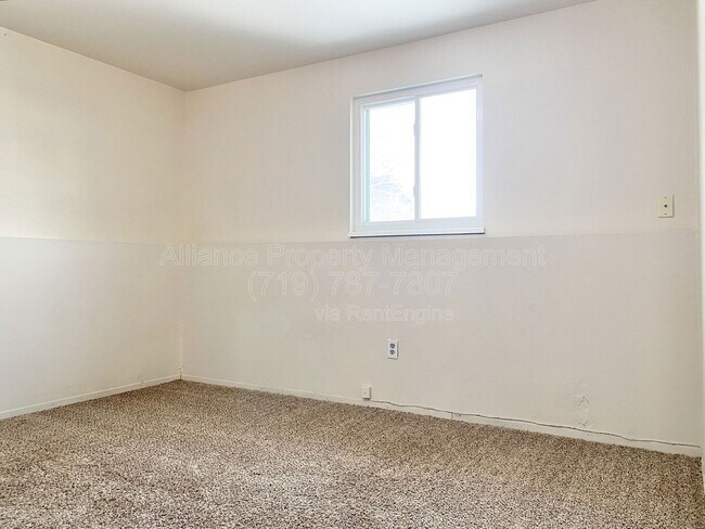 Building Photo - 2818 Dusk Dr