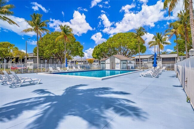 Building Photo - 468 NE 206th Ln