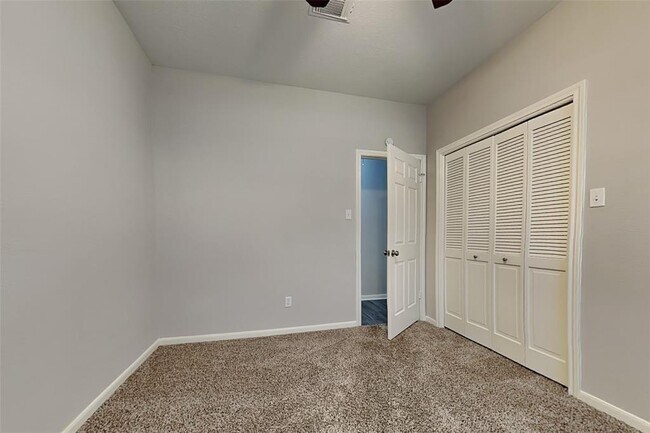 Building Photo - 4106 Hill Springs Dr