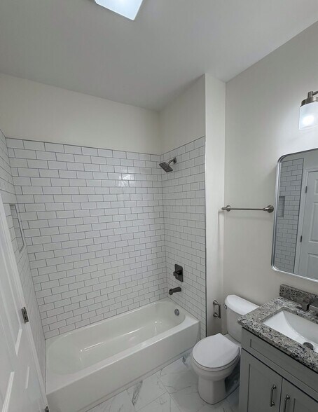 Building Photo - 1409 Woodbine Ave