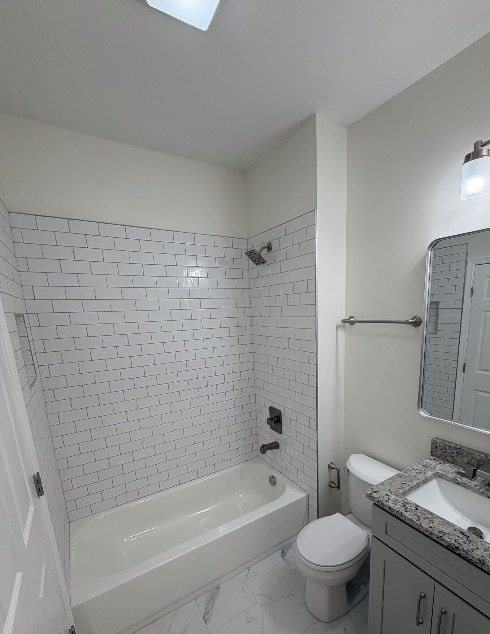 Building Photo - 1409 Woodbine Ave