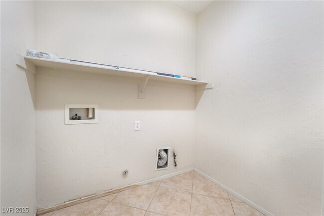 Building Photo - 2621 Le Pontet Terrace