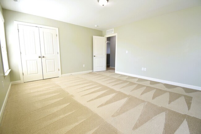 Building Photo - 54 Pittfield Run