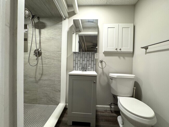 Building Photo - 331 Broadway