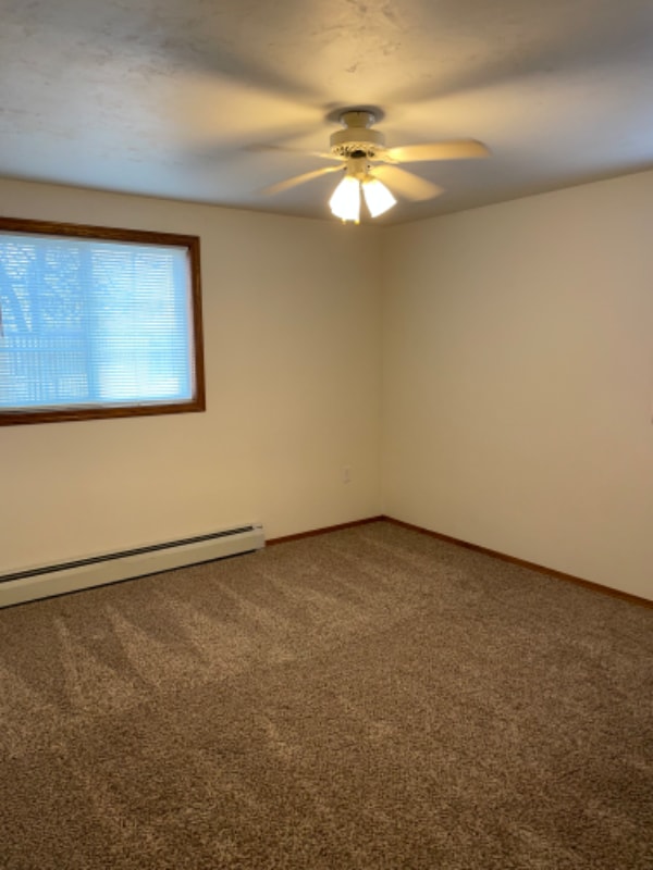 Building Photo - 1298 Crown Ct