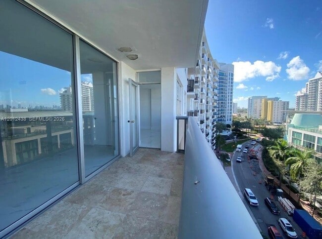 Building Photo - 6039 Collins Ave