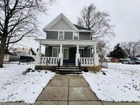 Building Photo - 916 9th St