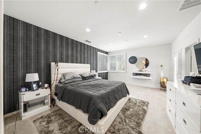 Building Photo - 120 Novel