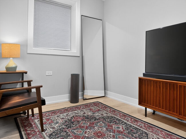 Building Photo - 2451 N Albany Ave