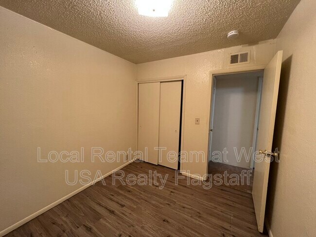 Building Photo - 117 E Ellery Ave