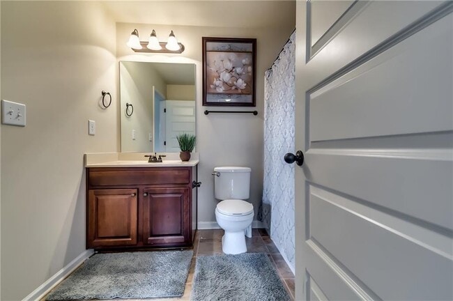 Building Photo - 2216 Golden Eagle Dr