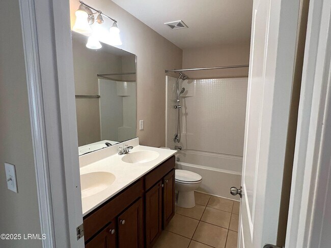Building Photo - 29 Saluda Way