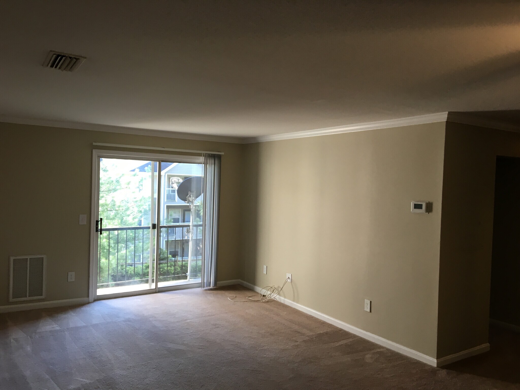 Living room - 14803 Rydell Road