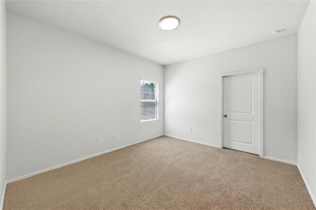 Building Photo - 7013 Tonka Ln