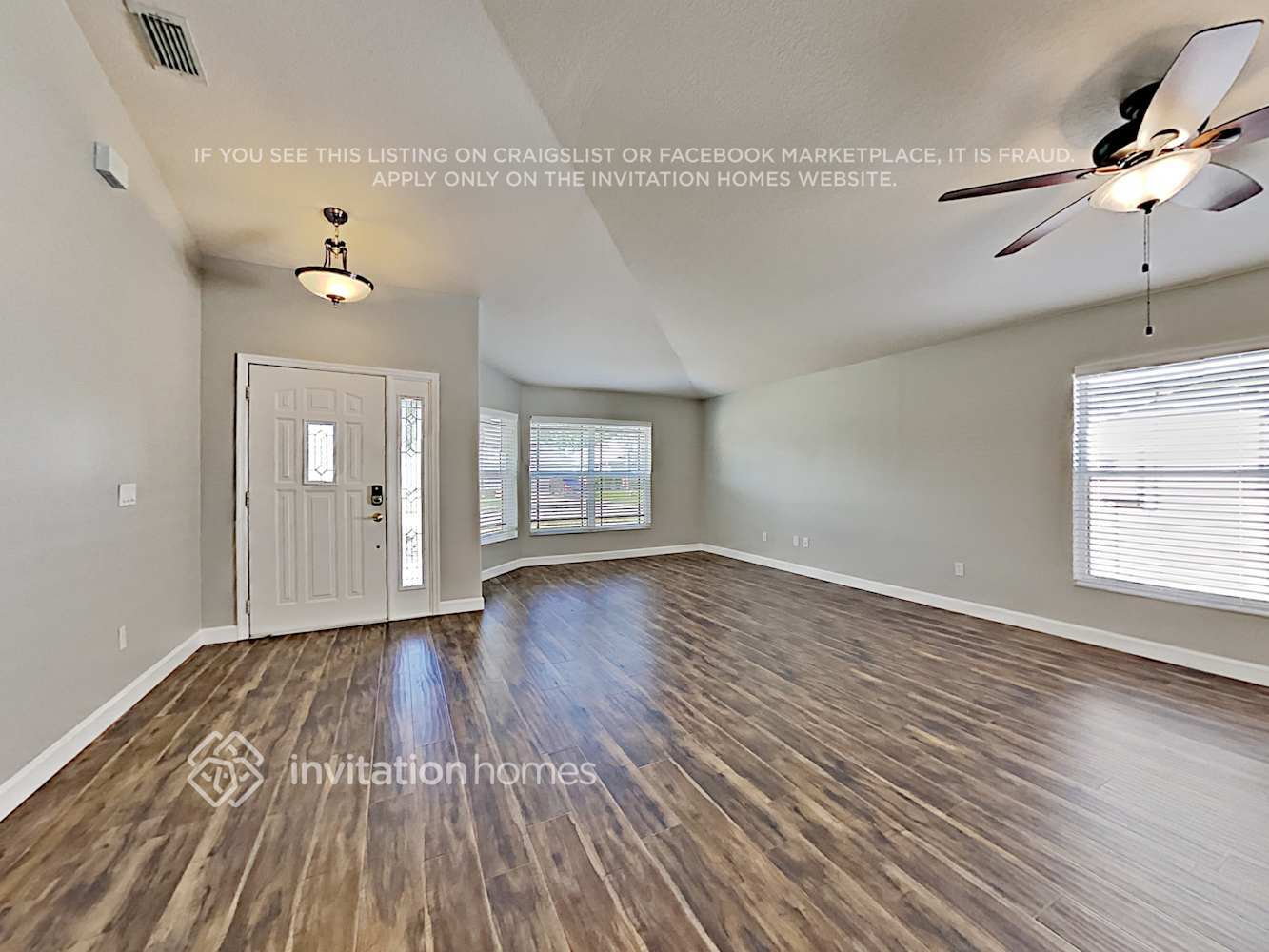 Building Photo - 1882 Sun Gazer Dr