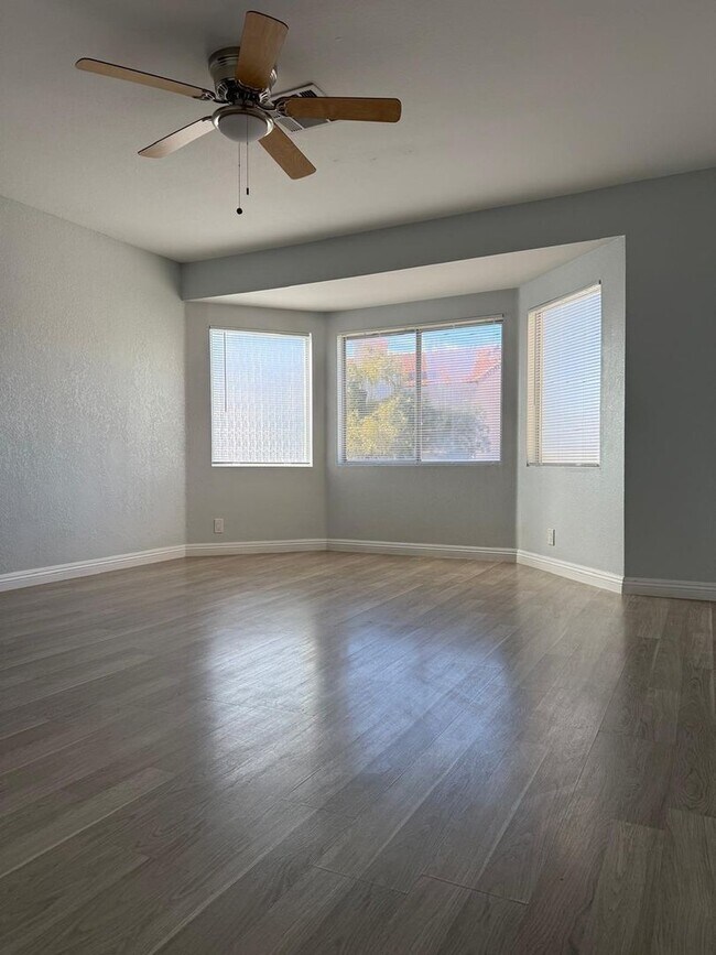 Building Photo - Charming 4BR House in Las Vegas