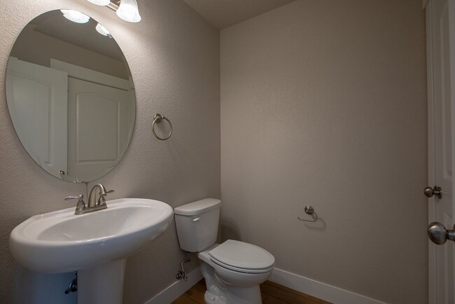 Building Photo - 4902 Brookfield Dr