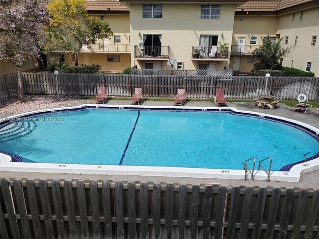 Building Photo - 8650 SW 109th Ave