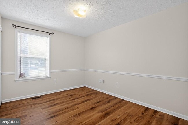 Building Photo - 2705 Vista Ct