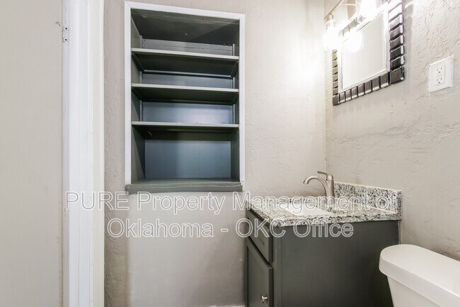 Building Photo - 2141 NW 29th St