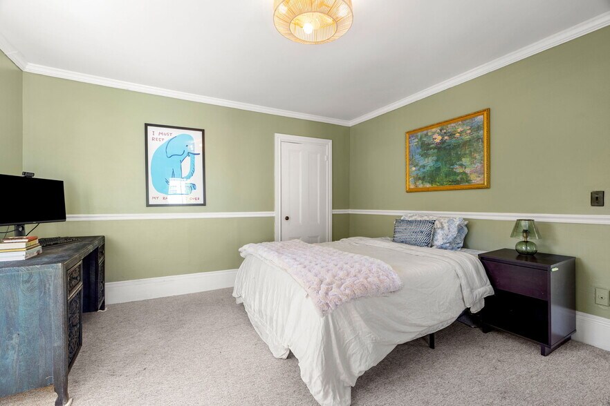 Building Photo - 4 Greenleaf St