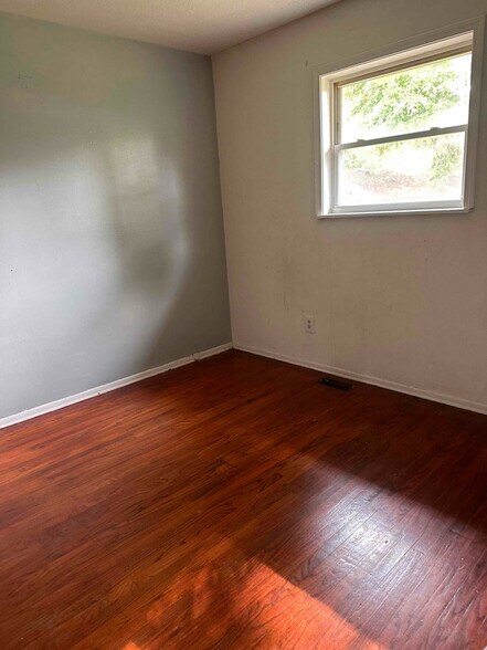 Building Photo - 279 Beechland Rd