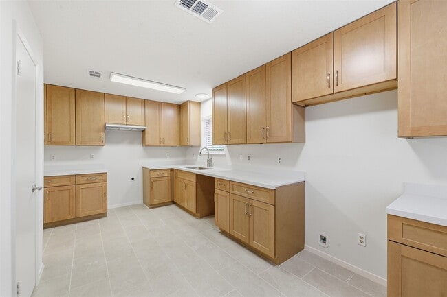 Building Photo - 16615 Dounreay Dr