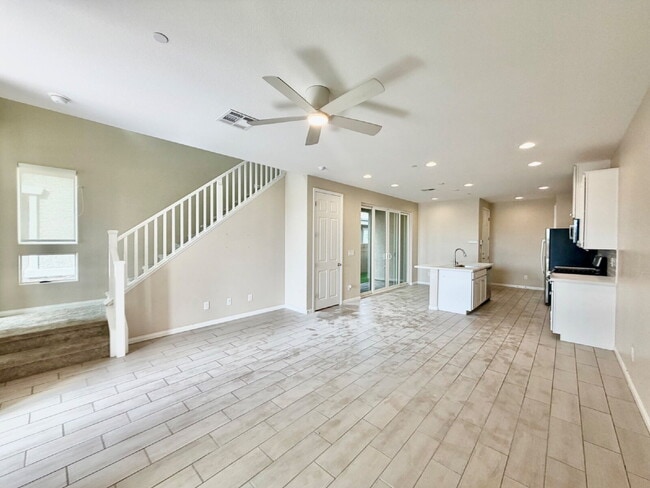 Building Photo - 3 Bedroom Townhome for Rent in Cadence Henderson | Solar Home | Master-Planned Community Near Las...