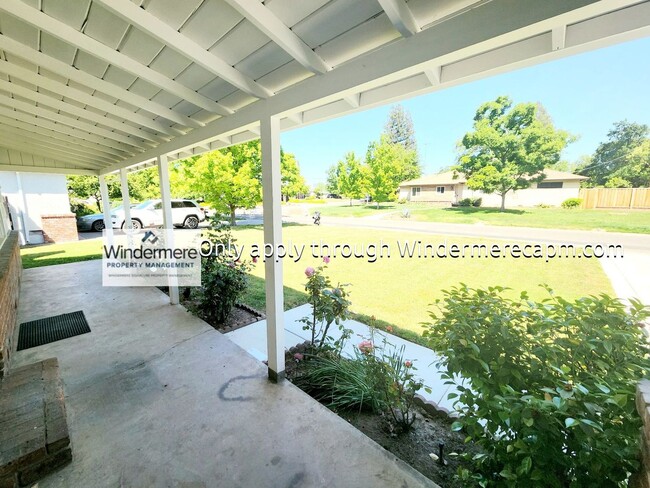 Building Photo - Fully Renovated Home in Arden Park! Availa...