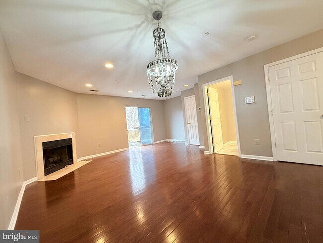 Building Photo - 4805 Cowslip Ct