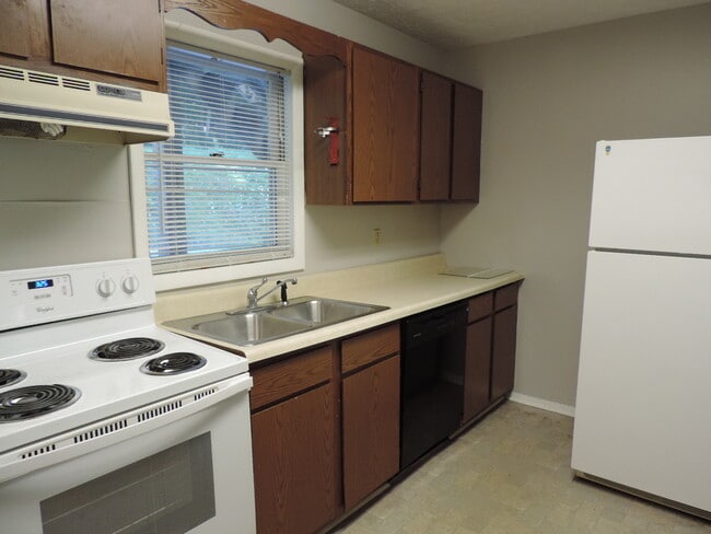 Building Photo - 4bd Lower Unit In Duplex Right Off New Market And Close To ASU