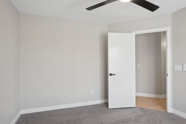 Building Photo - 40130 N Costa Del Sol Dr