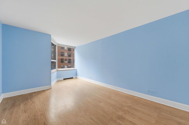 Building Photo - 720 W Gordon Terrace